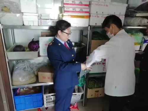 松山區(qū)市場監(jiān)管局全力保障“兩會”期間餐飲服務與住宿食品安全